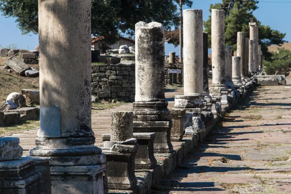 Antica strada con rovine — Foto Stock