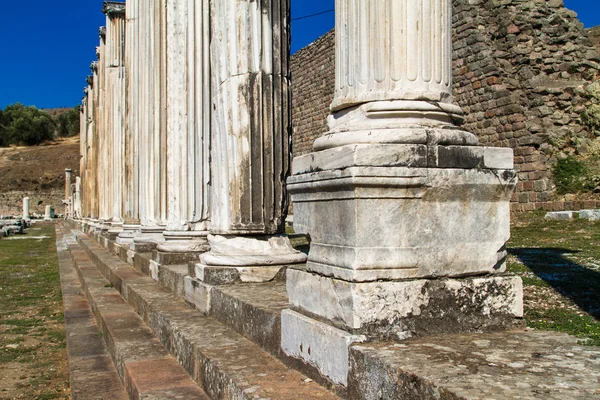 Säulen und Ruinen — Stockfoto