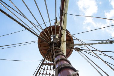 Korsanlar gemi veya yelkenli tekne