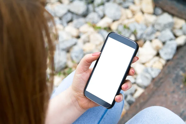 Mujer usando teléfono móvil —  Fotos de Stock