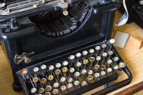 Starý psací stroj stroj — Stock fotografie