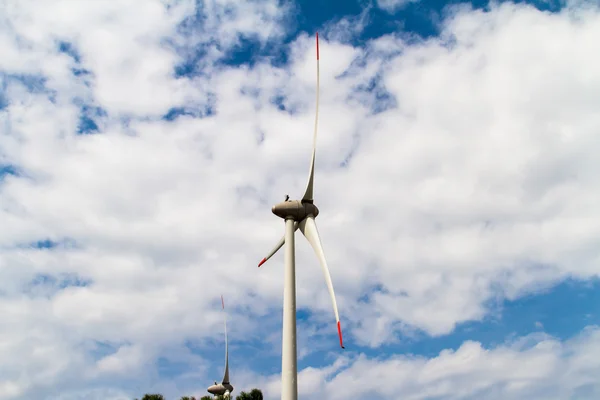 Windmolens voor hernieuwbare energie — Stockfoto