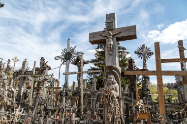 Tepe çarpılar haç