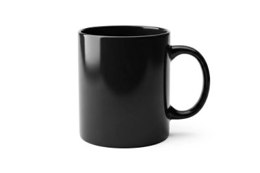 Markalaşma veya ürün modelleme kullanımı için beyaz bir arkaplanda izole edilmiş parlak siyah seramik kupanın 3d görüntülenmesi.