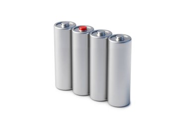 Evrensel enerji depolamasını sembolize eden gümüş metalik pil hücrelerinin 3D görüntülenmesi ve elektronik için standart taşınabilir güç çözümleri.