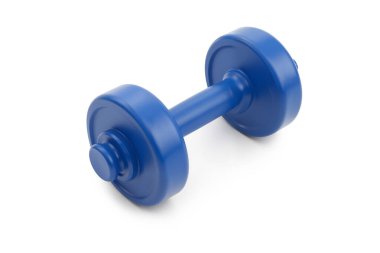 Beyaz üzerine izole edilmiş mavi bir dambıl. Gerçekçi gölgeleri ve röfleleri olan profesyonel spor aletleri..