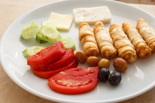 Вкусный турецкий завтрак — стоковое фото