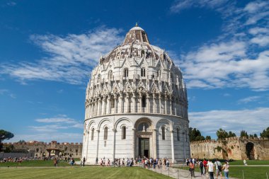 Pisa Baptisery görünümü