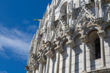 Pisa Baptisery görünümü