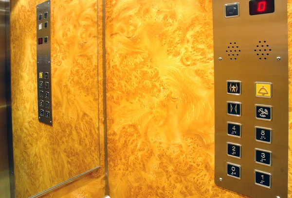 乘客电梯轿厢 — 图库照片