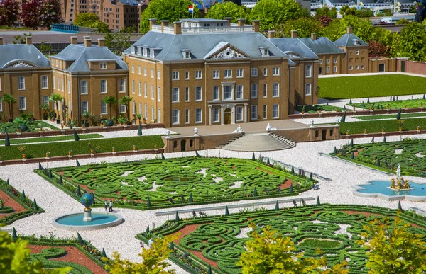 Palats och deras trädgårdar birds eye view — Stockfoto