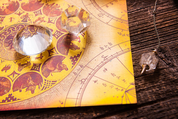 Astrology with crystals 