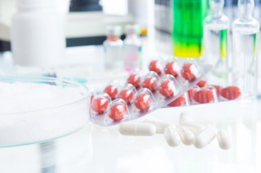 Plasebo haplar ve enjeksiyon