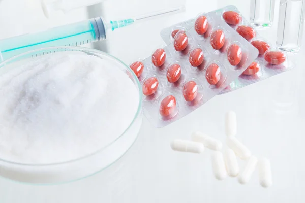 Placebo pillen en injectie — Stockfoto