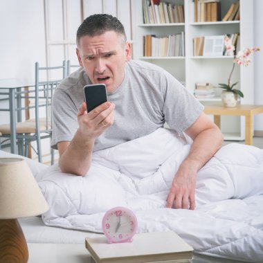 Sabah telefon görüşmesi