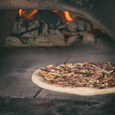 taze İtalyan pizza