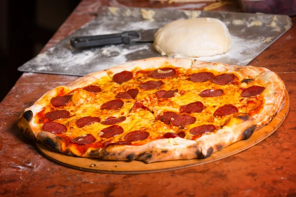 Fresh Italian pizza — Stock Photo, Image