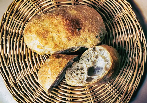 Traditionelles Italienisches Ciabatta Brot Hausgemacht Mit Oliven — Stockfoto