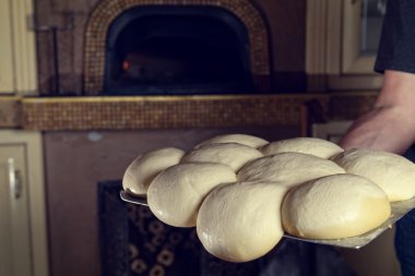 Taze İtalyan pizza hamur