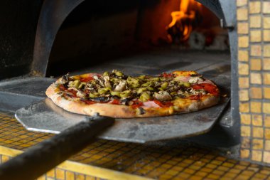 taze İtalyan pizza