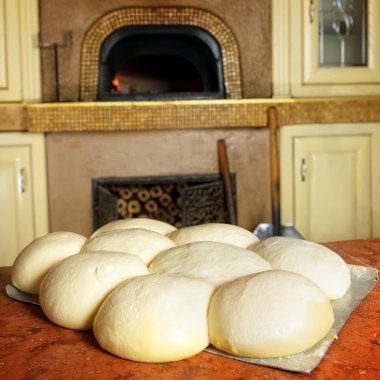 Taze İtalyan pizza hamur