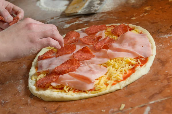 Pizza italiana fresca — Foto de Stock