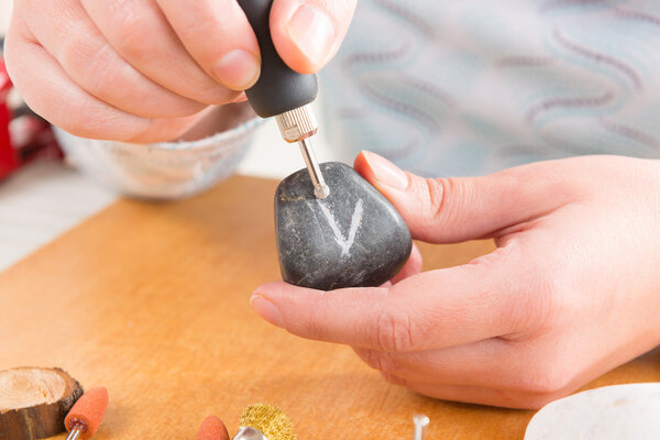 Engraving stone with rotary multi tool