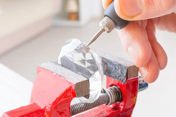 Engraving crystal with rotary multi tool — Stock Photo, Image