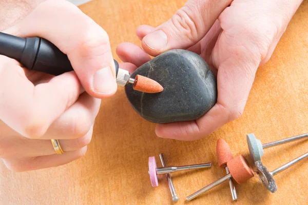 Cutting and polishing stone with rotary multi tool — Stock Photo, Image