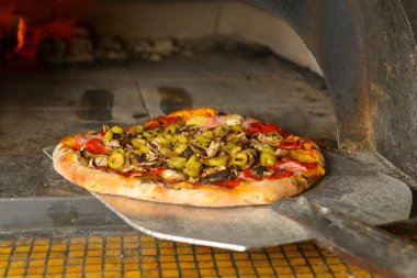 taze İtalyan pizza