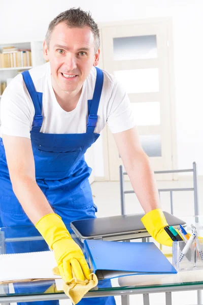 Smiling cleaner at the office — Stock Photo, Image