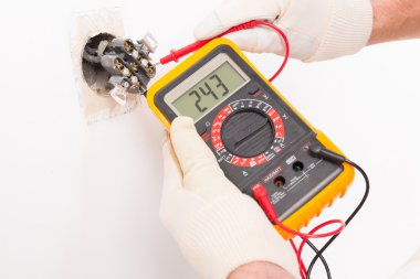 Elektrikçi kontrol soketi