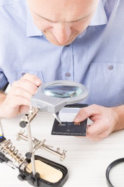 hareket eden telefon elektronik atölyesinde tamir
