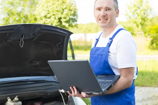 Mobiele auto bijstand — Stockfoto