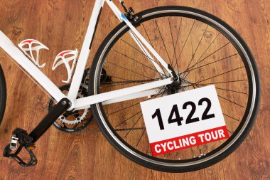 Arka bisiklet tekerleği ve diğer aksesuarlar