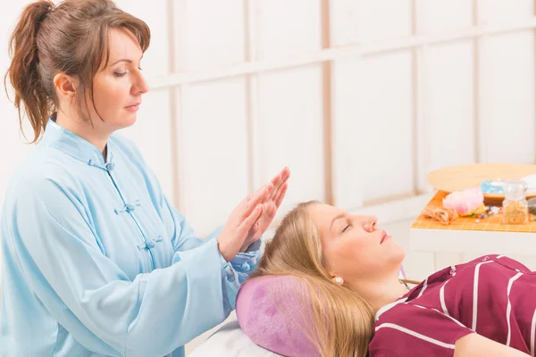 Professionele reiki genezing — Stockfoto