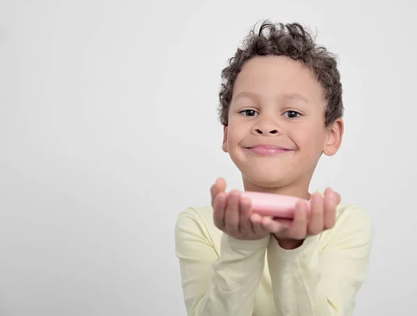 Niño Pequeño Con Barra Jabón Lavándose Las Manos Manteniéndose Salvo — Foto de Stock