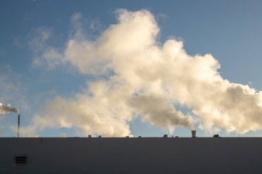 Fabrika bacası dumanı