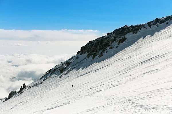 Escursionista in montagna — Foto Stock