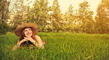 güzel bir kadın şapkası