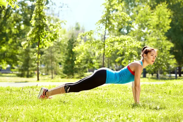 Deportiva atlética mujer — Foto de Stock