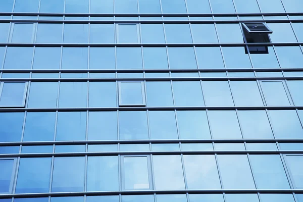 Windows kancelářských budov — Stock fotografie