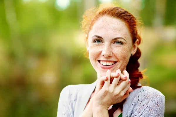 Красиві redhead жінка — стокове фото