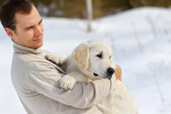 Labrador retriever avec propriétaire — Photo