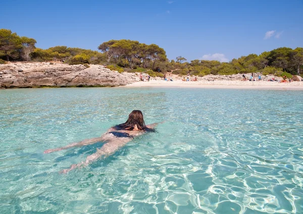 Woman bathing in Talaier creek — Stock Photo, Image