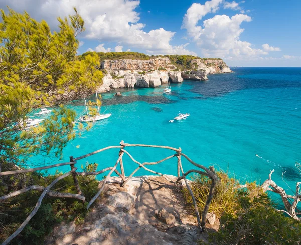 Balkon aan de Middellandse Zee in Cala Macarella — Stockfoto