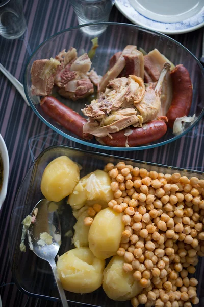 Guisado galego em uma mesa — Fotografia de Stock