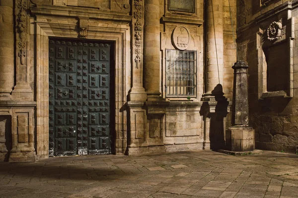 Antik ajtót, és "A zarándok árnyék" híres mérföldkő a San — Stock Fotó