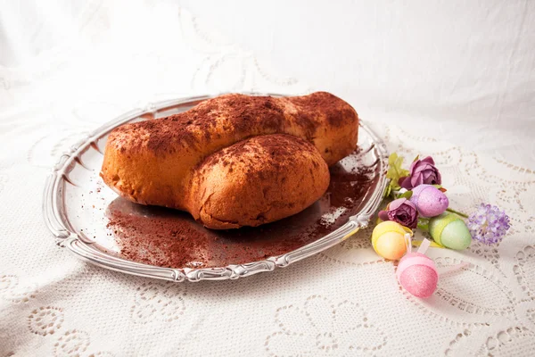 Torta Colomba Cioccolato pasquale e crema . — Foto Stock