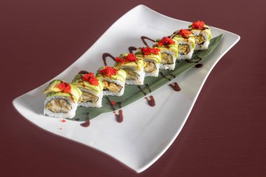 Restoranda Asya yemekleri, doğal ışık.